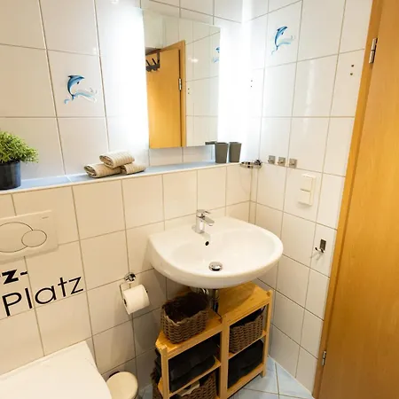 Große Schöne Mit Kleinem Garten Im Weinort Apartment *