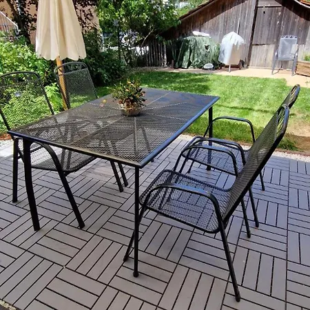 Grosse Schoene Mit Kleinem Garten Im Weinort Apartment Randersacker